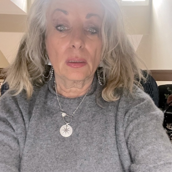 Crystal and Rhinestone necklace - Picture 2 of 4